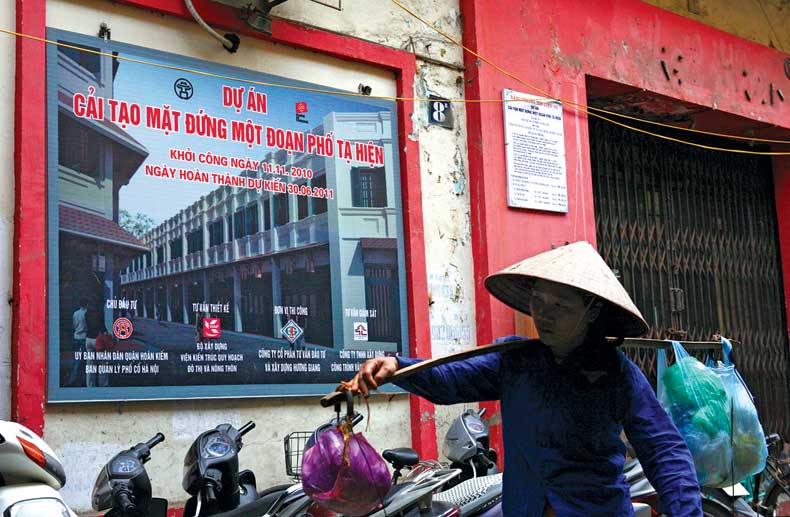 http://ashui.com/mag/images/stories/201105/hanoi_maiky2.jpg